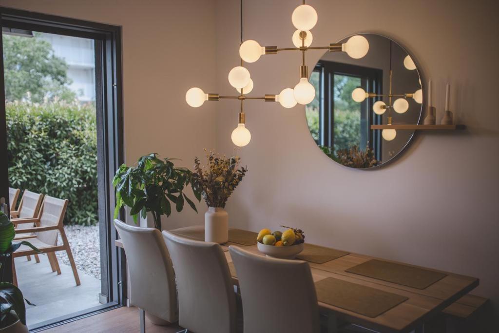 Apartment Bk *